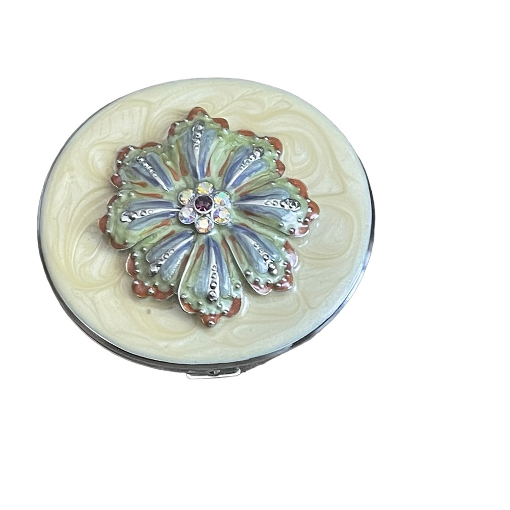 Saks Fifth Avenue Double Mirror Compact Cream Silver Rhinestone Metal Flower - Picture 3 of 10